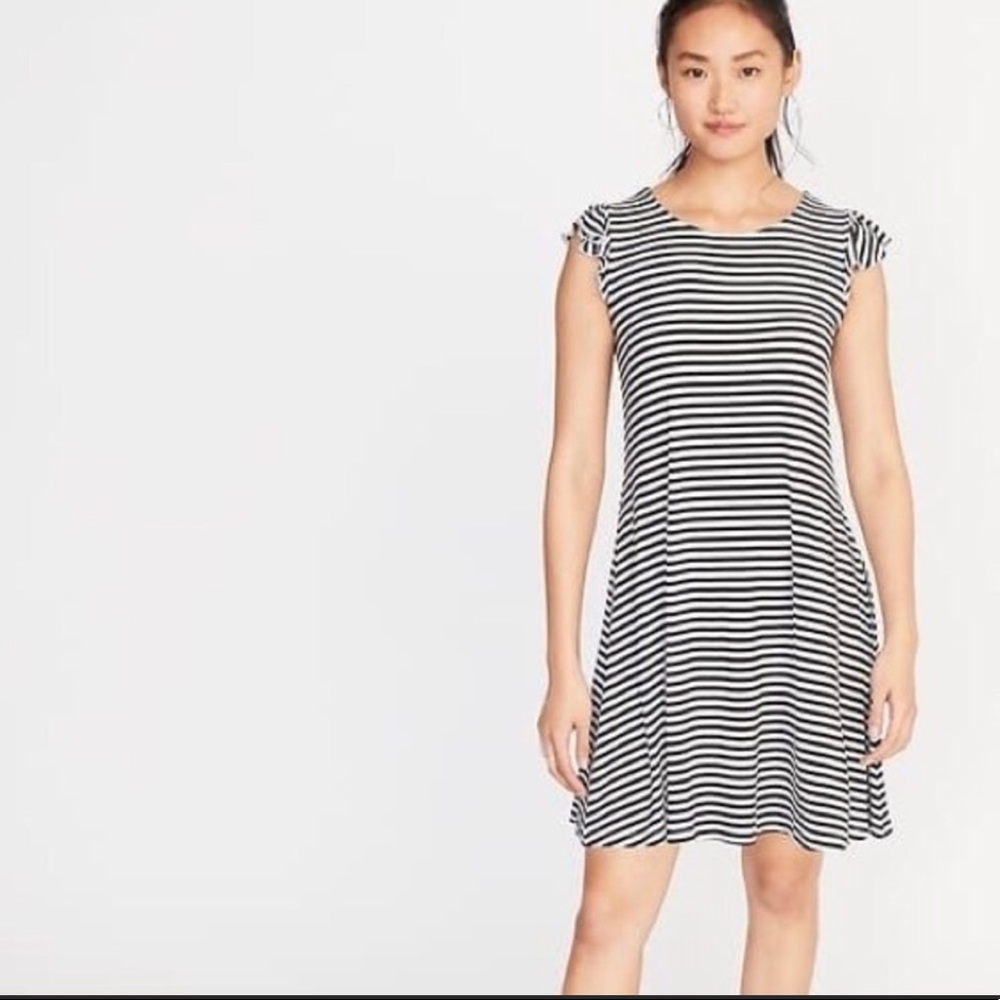 Old Navy shift dress with flutter sleeves